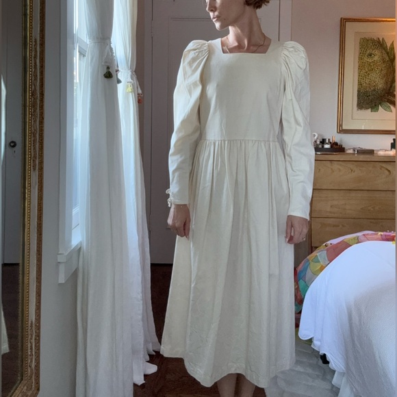 Lisa Says Gah Dresses & Skirts - Lisa Says Gah cream canvas dress